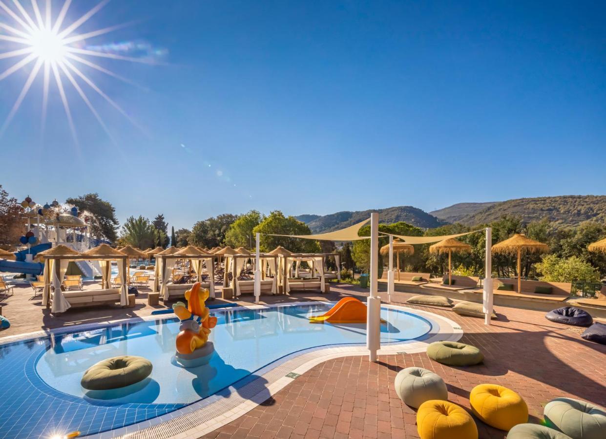 Valamar Amicor Resort Stari Grad  Eksteriør billede