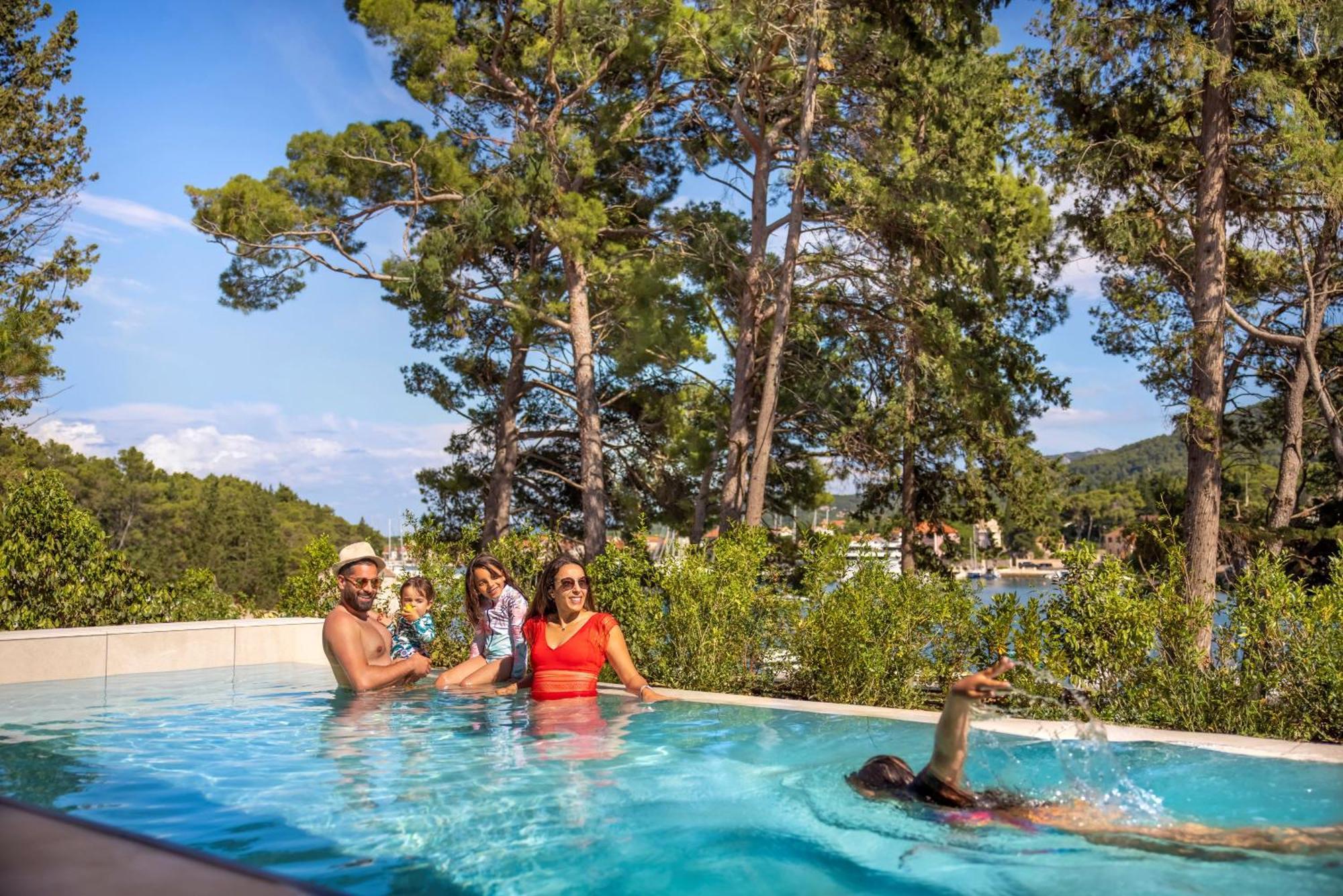 Valamar Amicor Resort Stari Grad  Eksteriør billede
